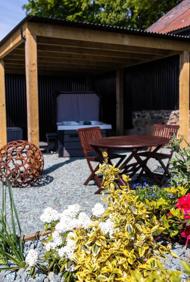 The Shire Luxury Converted Horse Lorry With Private Hot Tub Cyfie Farm Llanfyllin Exteriör bild